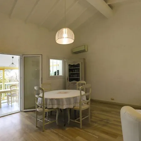 Holiday home Grande Bastide Familiale Avec Piscine & Jardin Frejus
